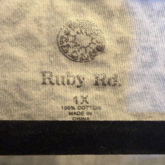 Ruby Rd. Green and White Patterned Short Sleeve Top - Picture 3 of 4